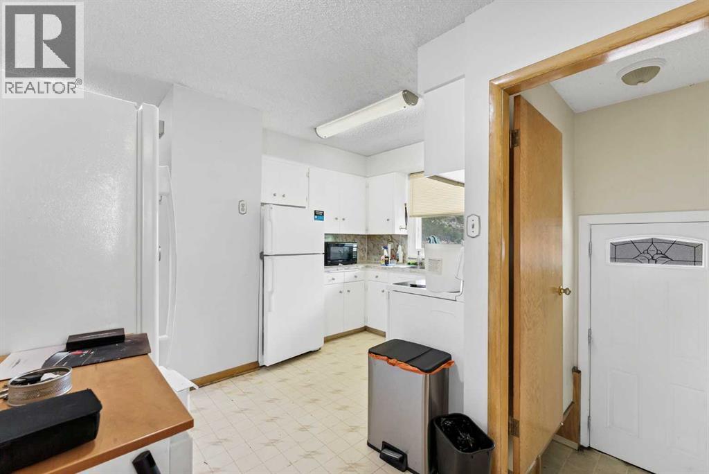 73 Mitchell Crescent NW — photo 10