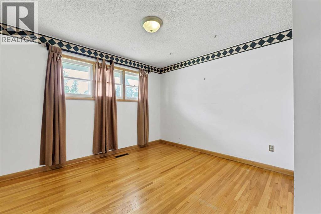 73 Mitchell Crescent NW — photo 14