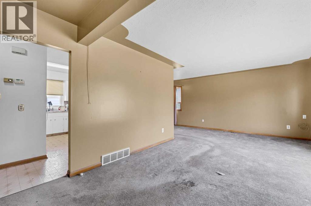 73 Mitchell Crescent NW - photo 5