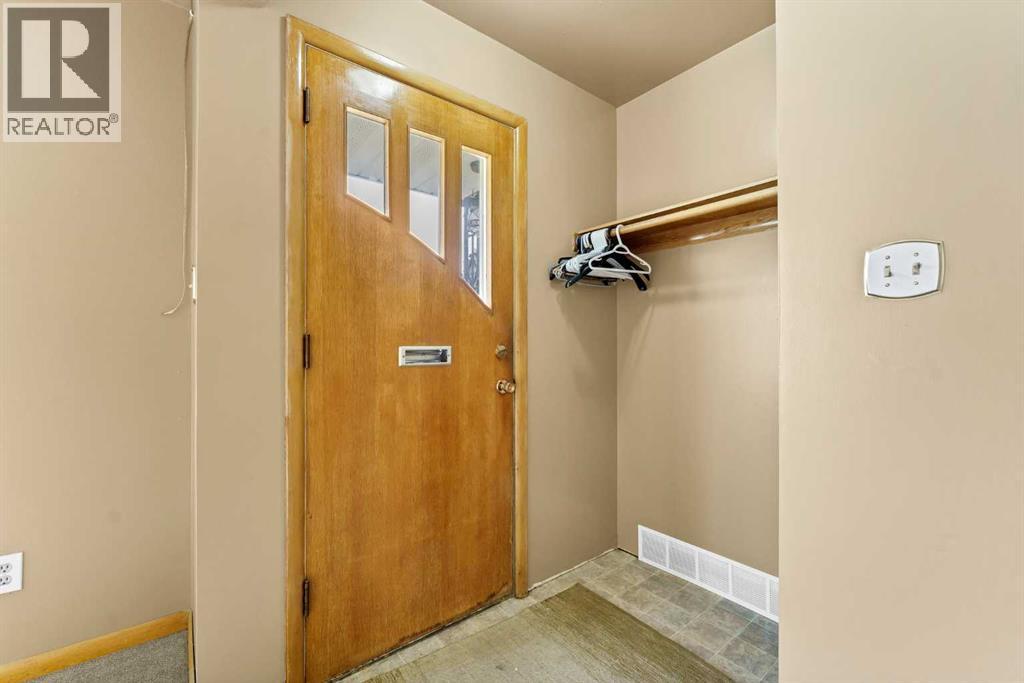 73 Mitchell Crescent NW — photo 6