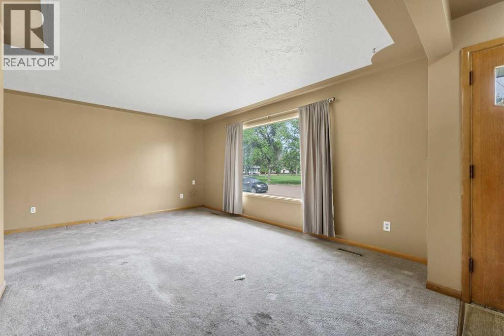 73 Mitchell Crescent NW — photo 7