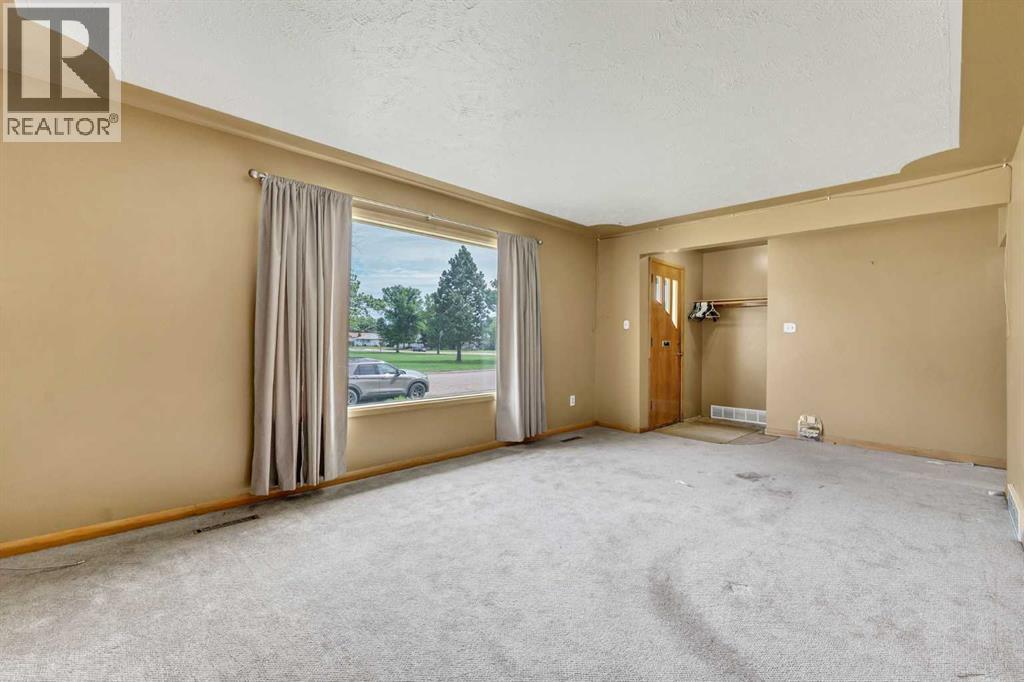 73 Mitchell Crescent NW — photo 8