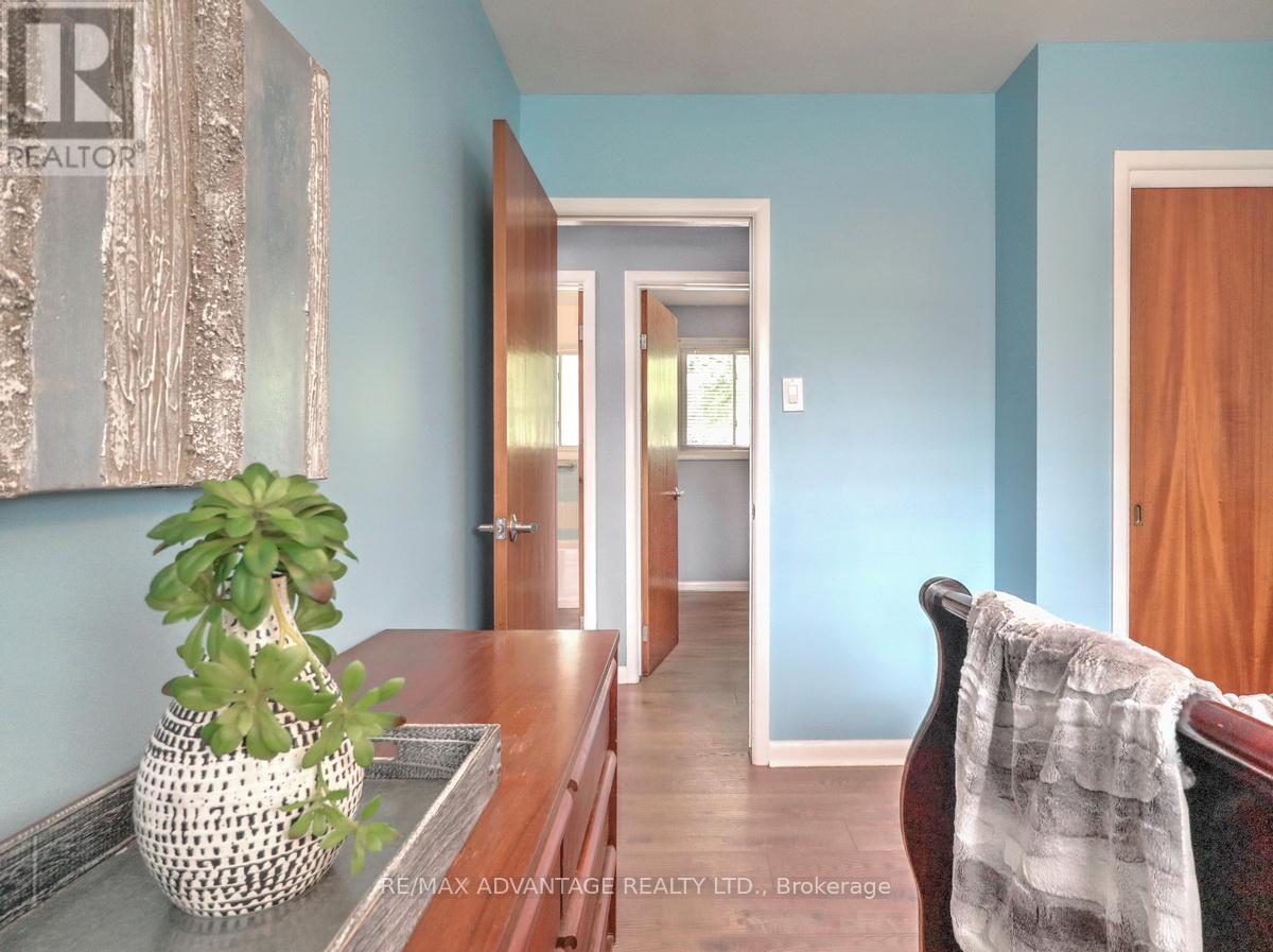 63 PAWNEE CRESCENT - 22