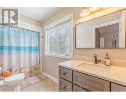 Bathroom - 9 Boyd Crescent, Oro Medonte, ON L0K1N0 Photo 15