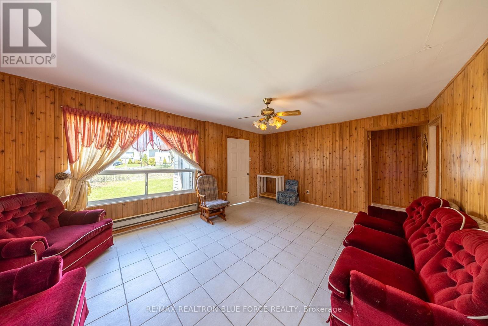 57 LAKESHORE ROAD - 11