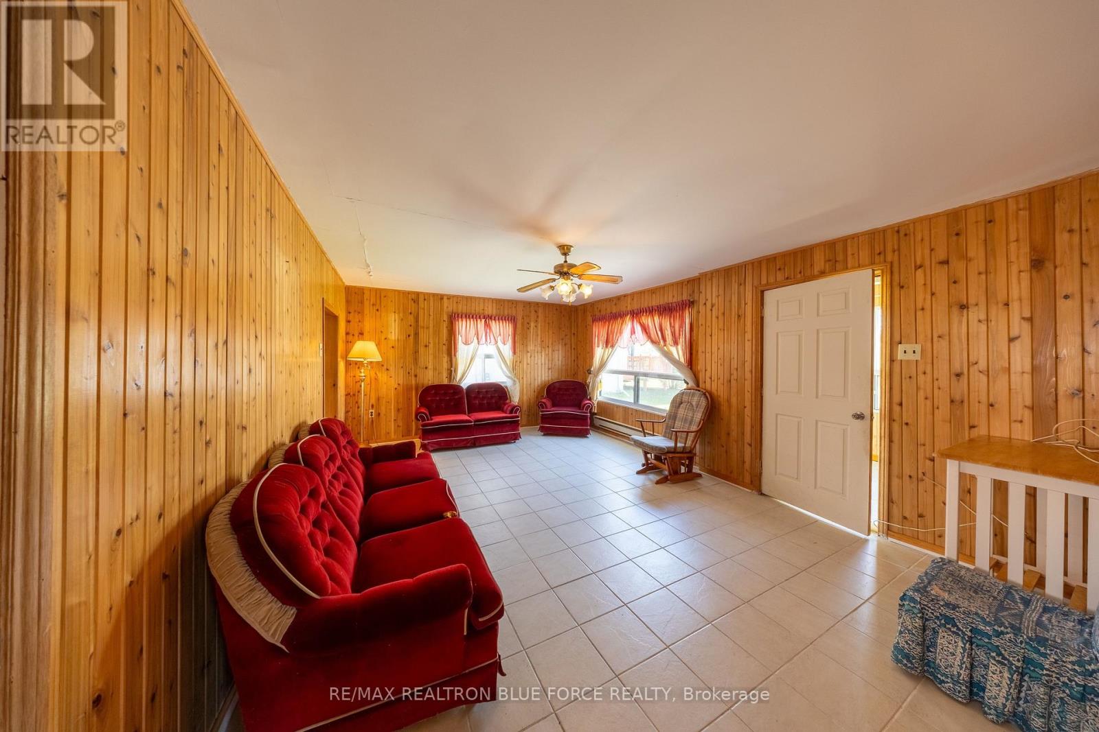 57 LAKESHORE ROAD - 12