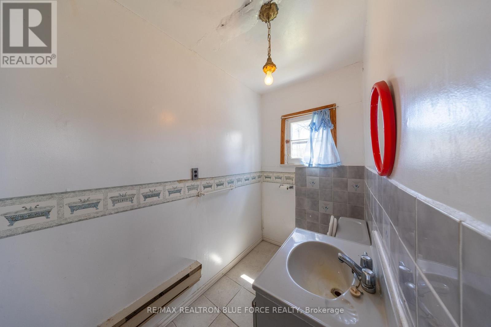 57 LAKESHORE ROAD - 16