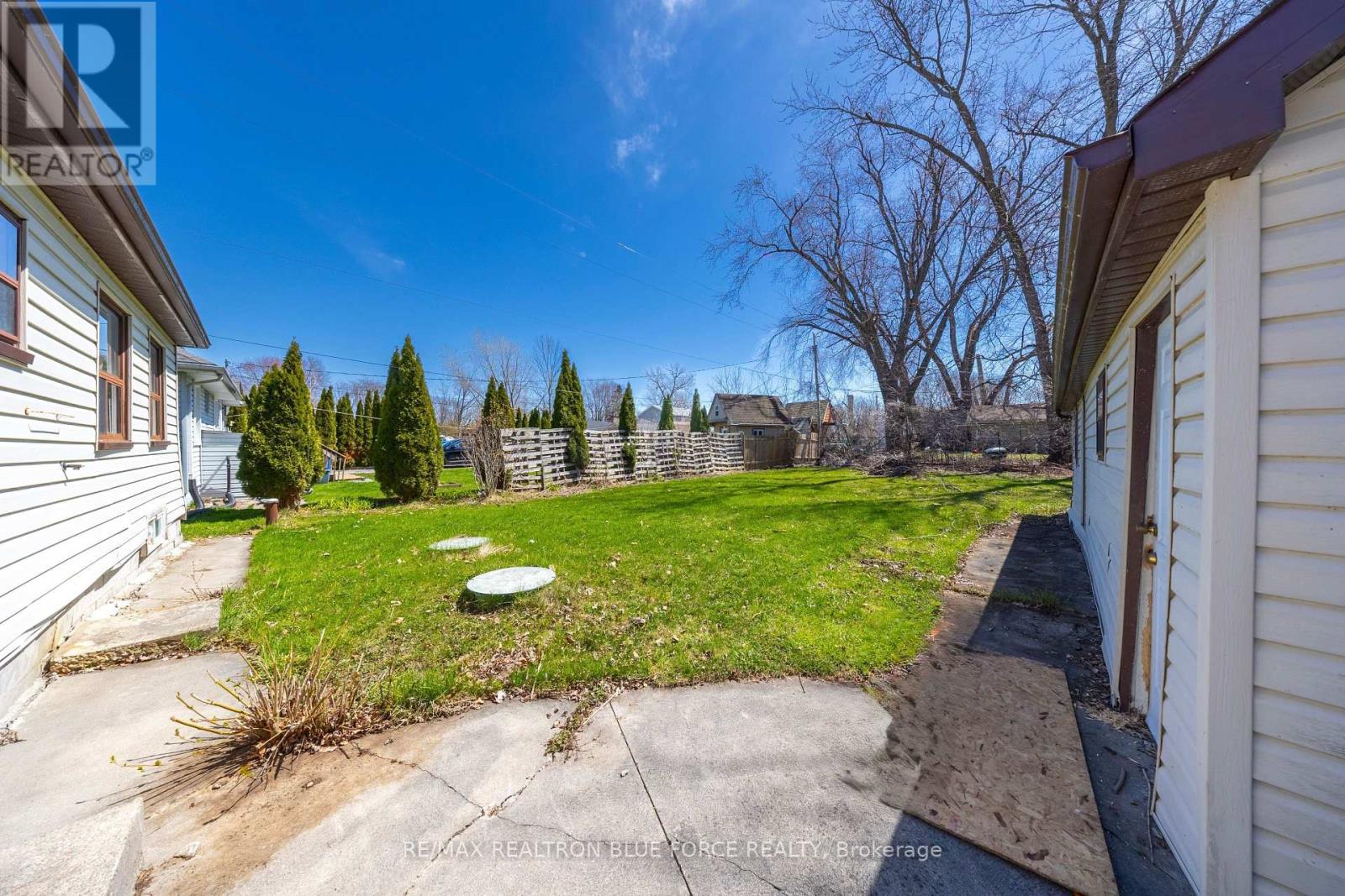 57 LAKESHORE ROAD - 21