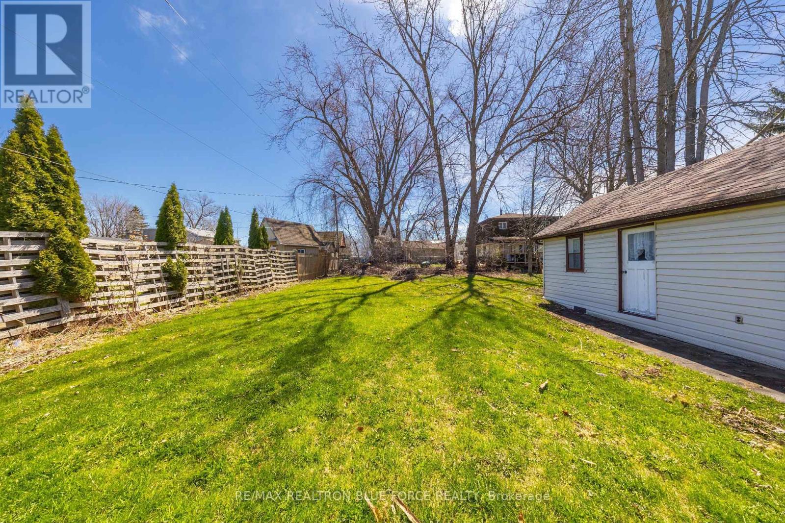 57 LAKESHORE ROAD - 22