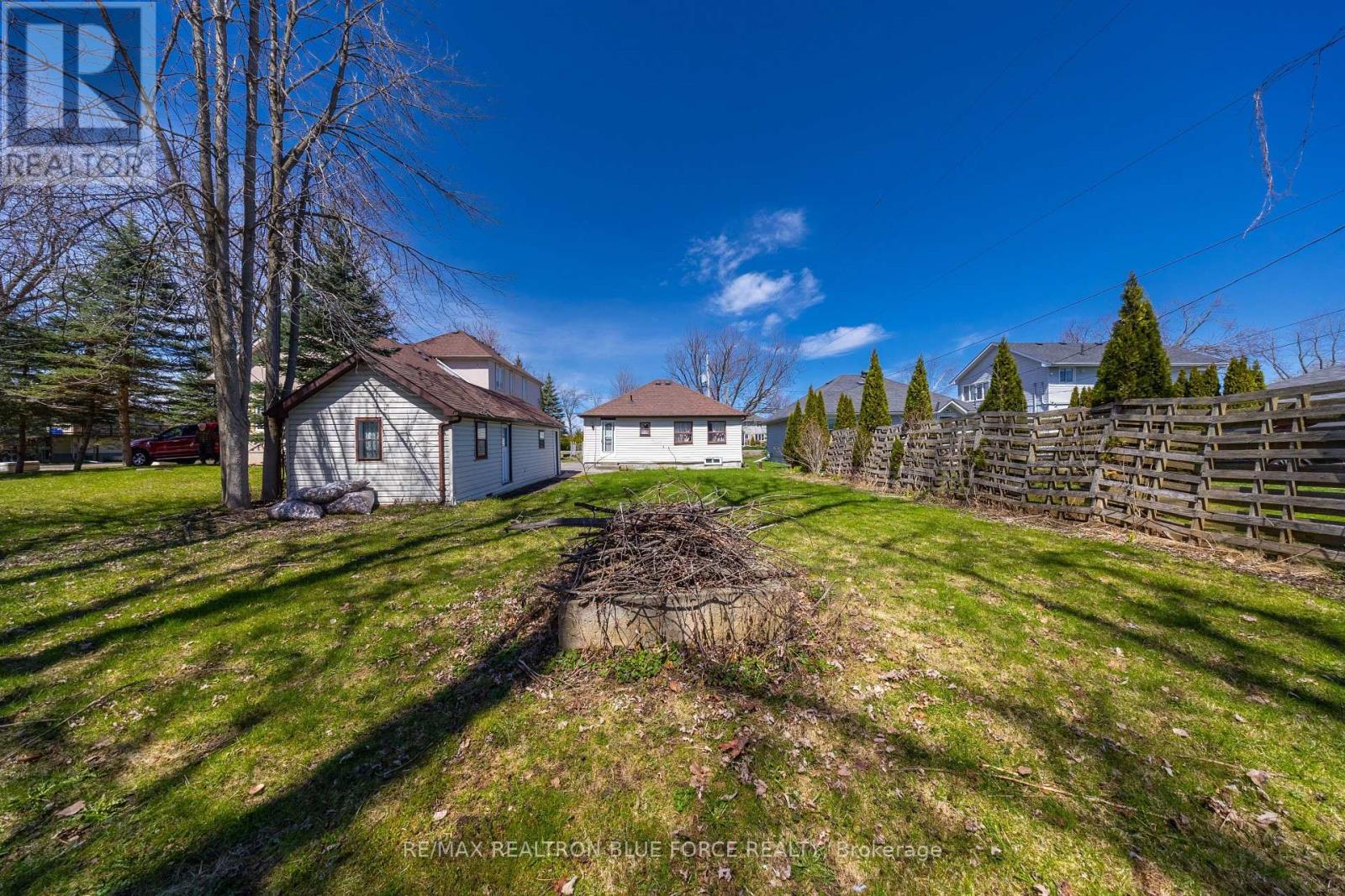 57 LAKESHORE ROAD - 25
