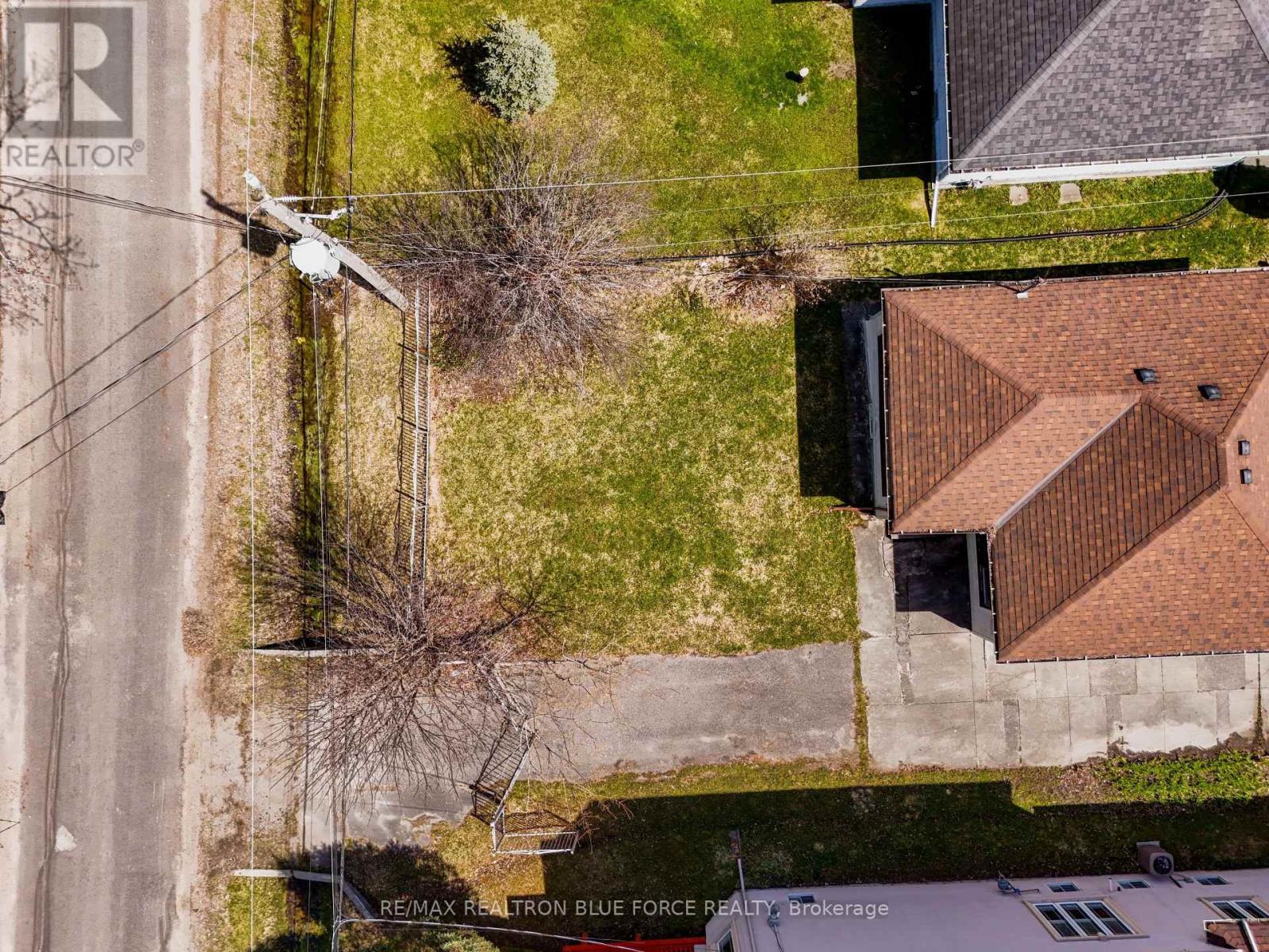 57 LAKESHORE ROAD - 27