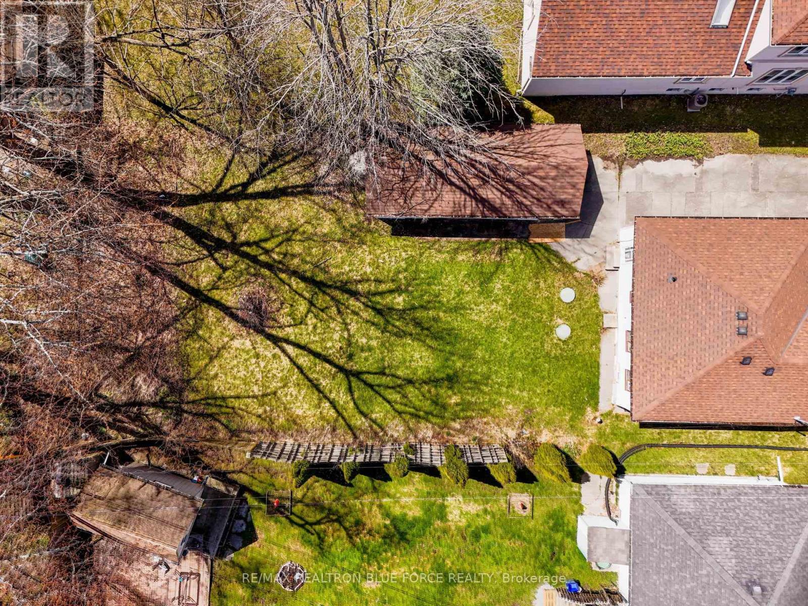 57 LAKESHORE ROAD - 29