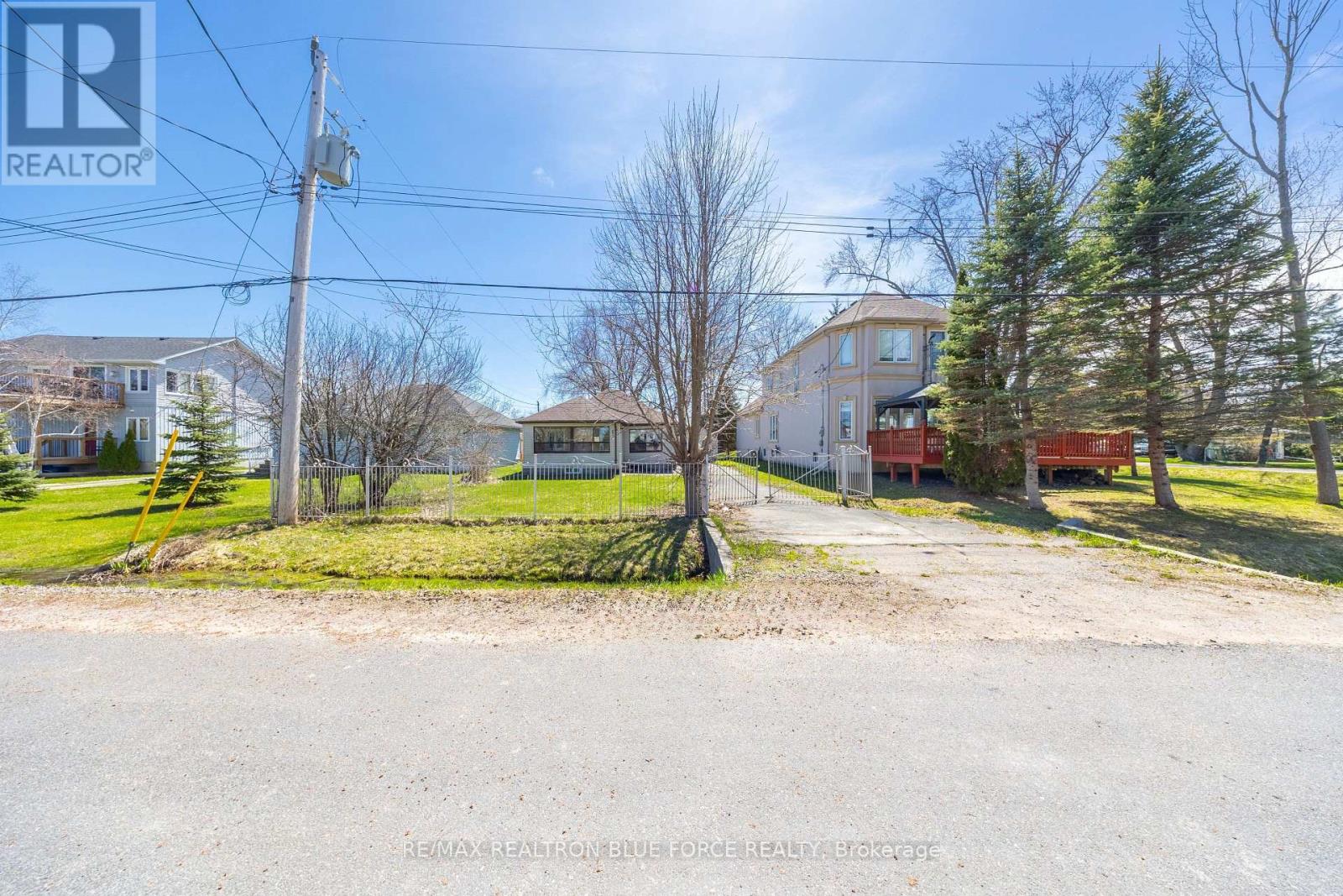 57 LAKESHORE ROAD - 4