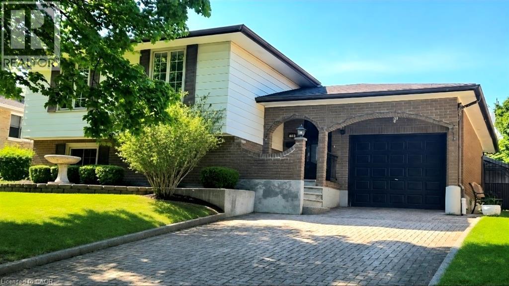 5-bedroom home for sale at 16 STEPHENS Court, Simcoe ON · photo 1 of 29