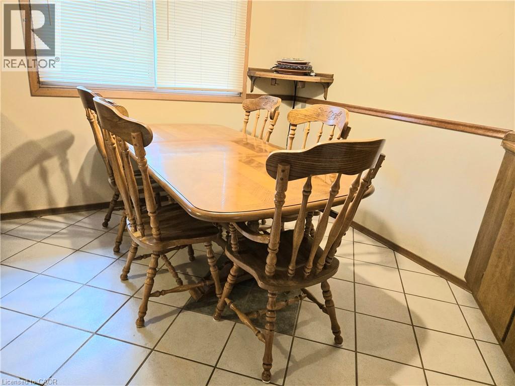 5-bedroom home for sale at 16 STEPHENS Court, Simcoe ON · photo 10 of 29