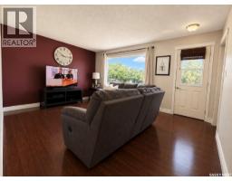 915 Maple Drive, Esterhazy, SK S0A0X0 Photo 11