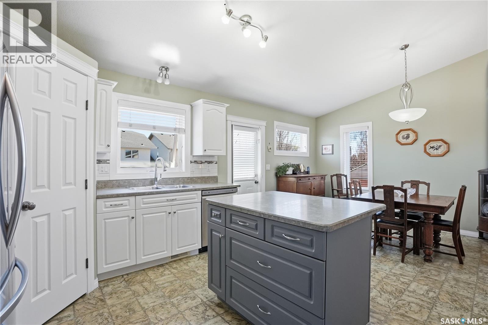511 Pobran CRESCENT — photo 18