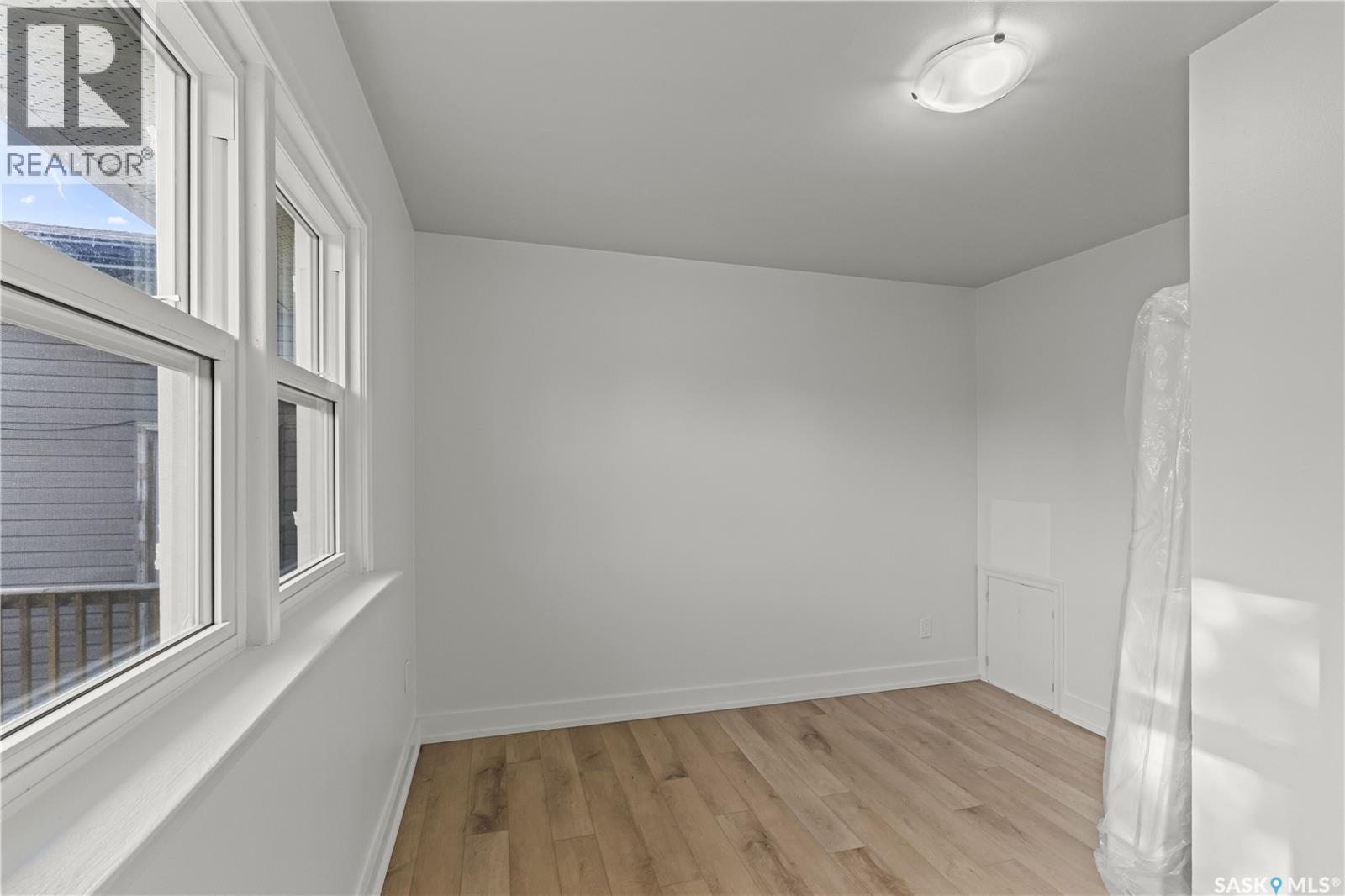 325 V AVENUE S - 9