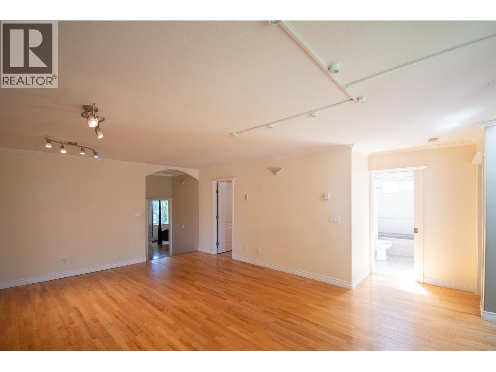 7546 12TH AVENUE, Burnaby