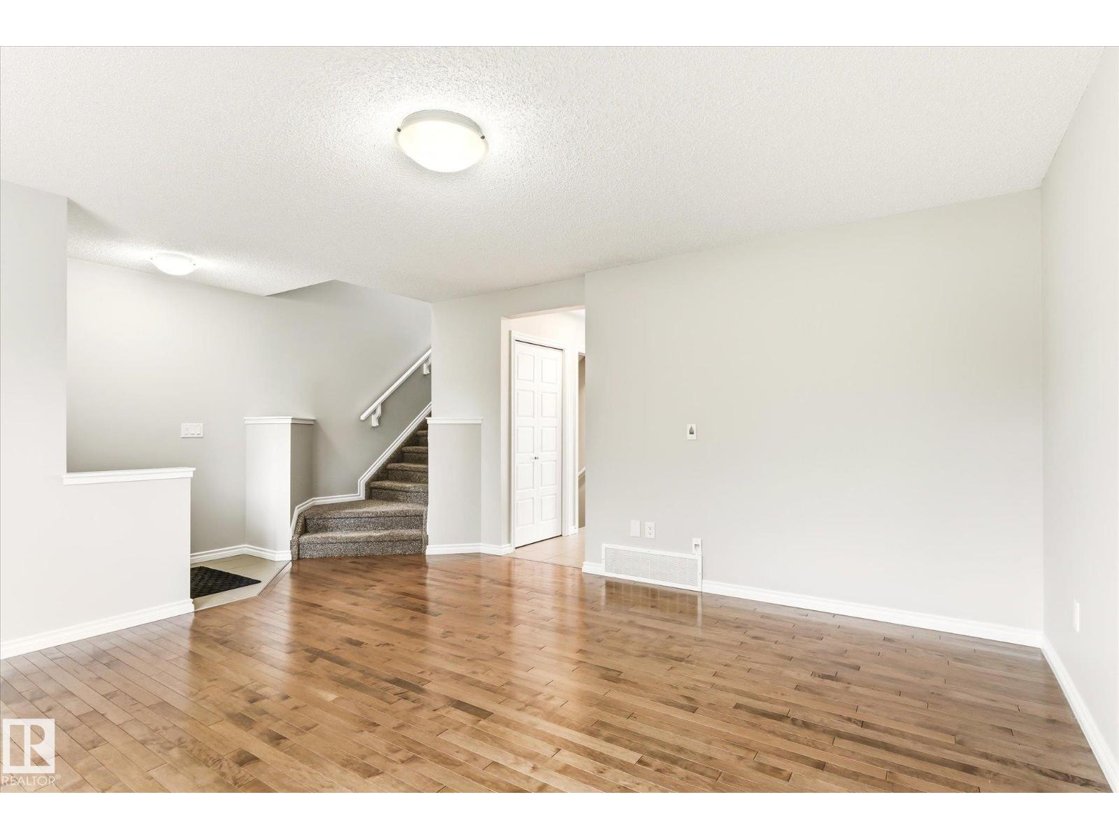 9039 219 ST NW - 11