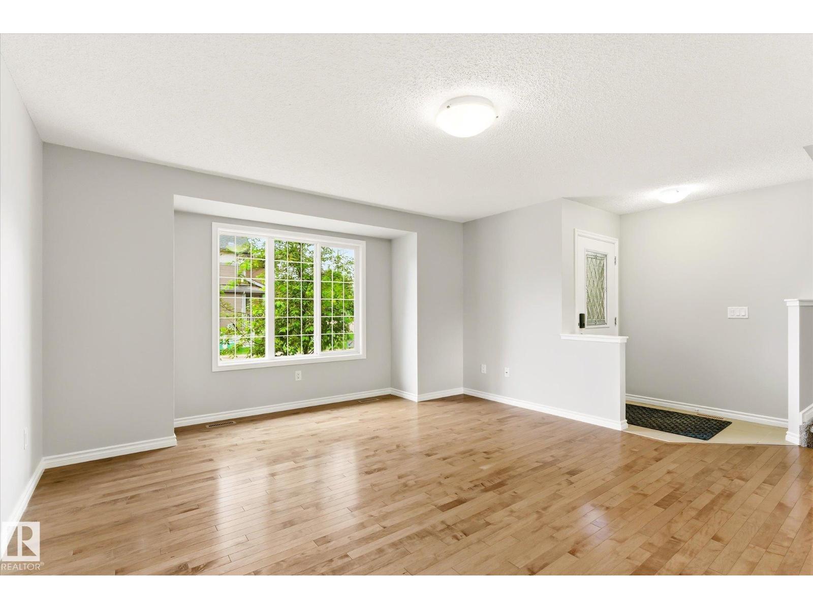 9039 219 ST NW - 10
