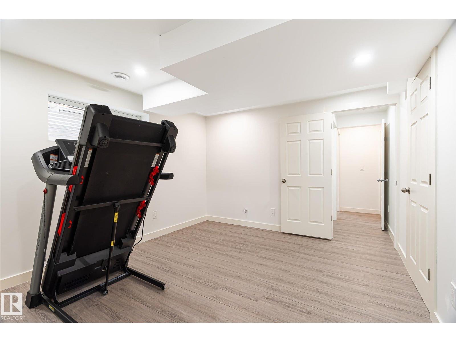 9039 219 ST NW - 36