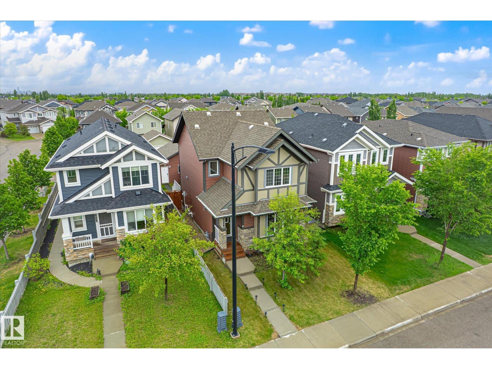 9039 219 ST NW - 3