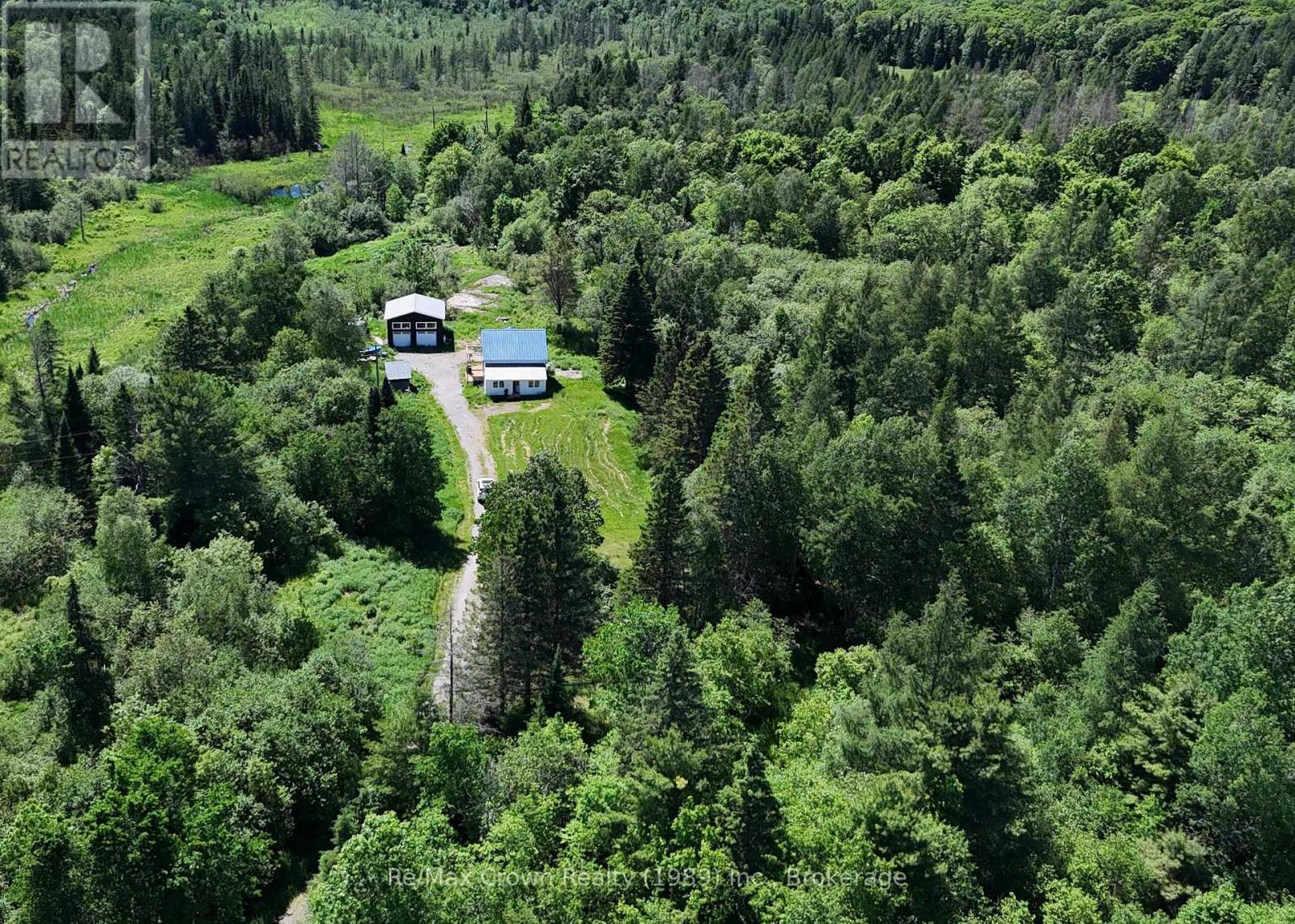 5 20TH SIDE ROAD - 27