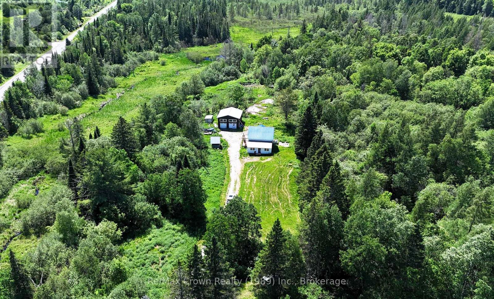 5 20TH SIDE ROAD - 4