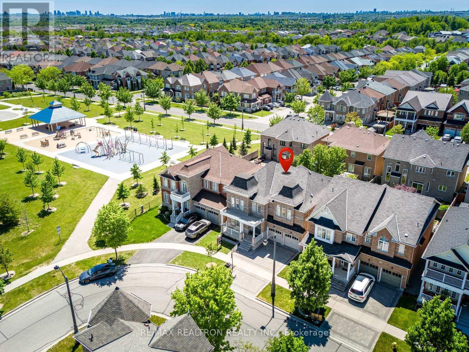 21 RENNIE AVENUE - 4