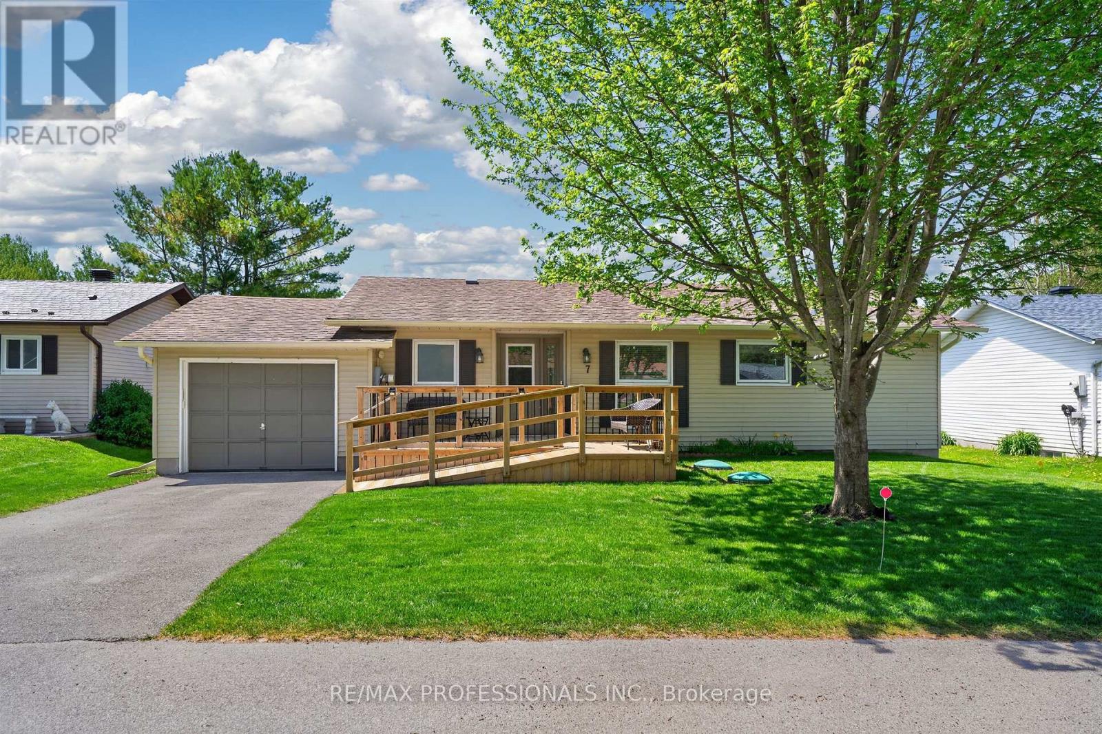 7 TAMARACK COURT - 1