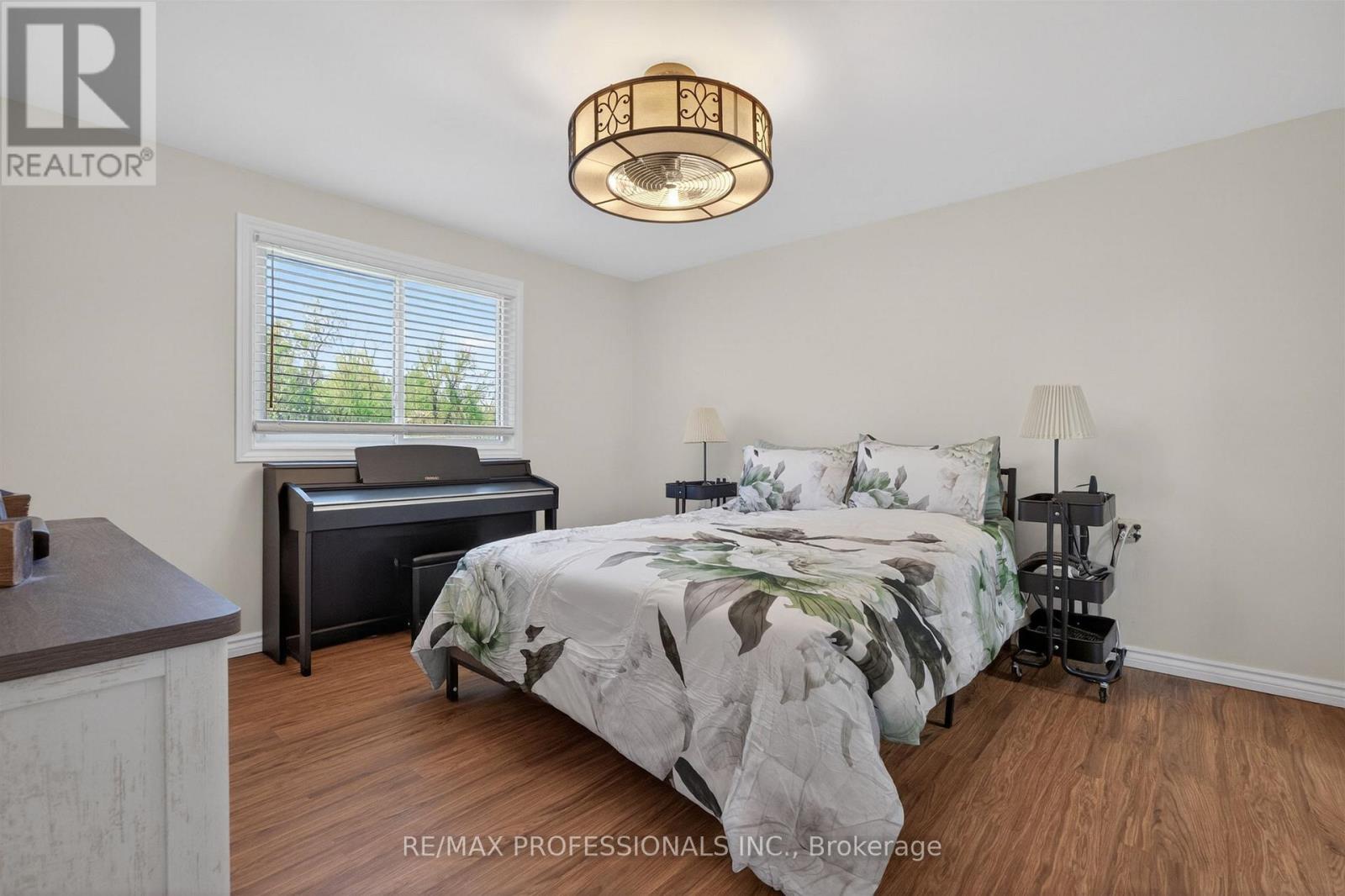 7 TAMARACK COURT - 18