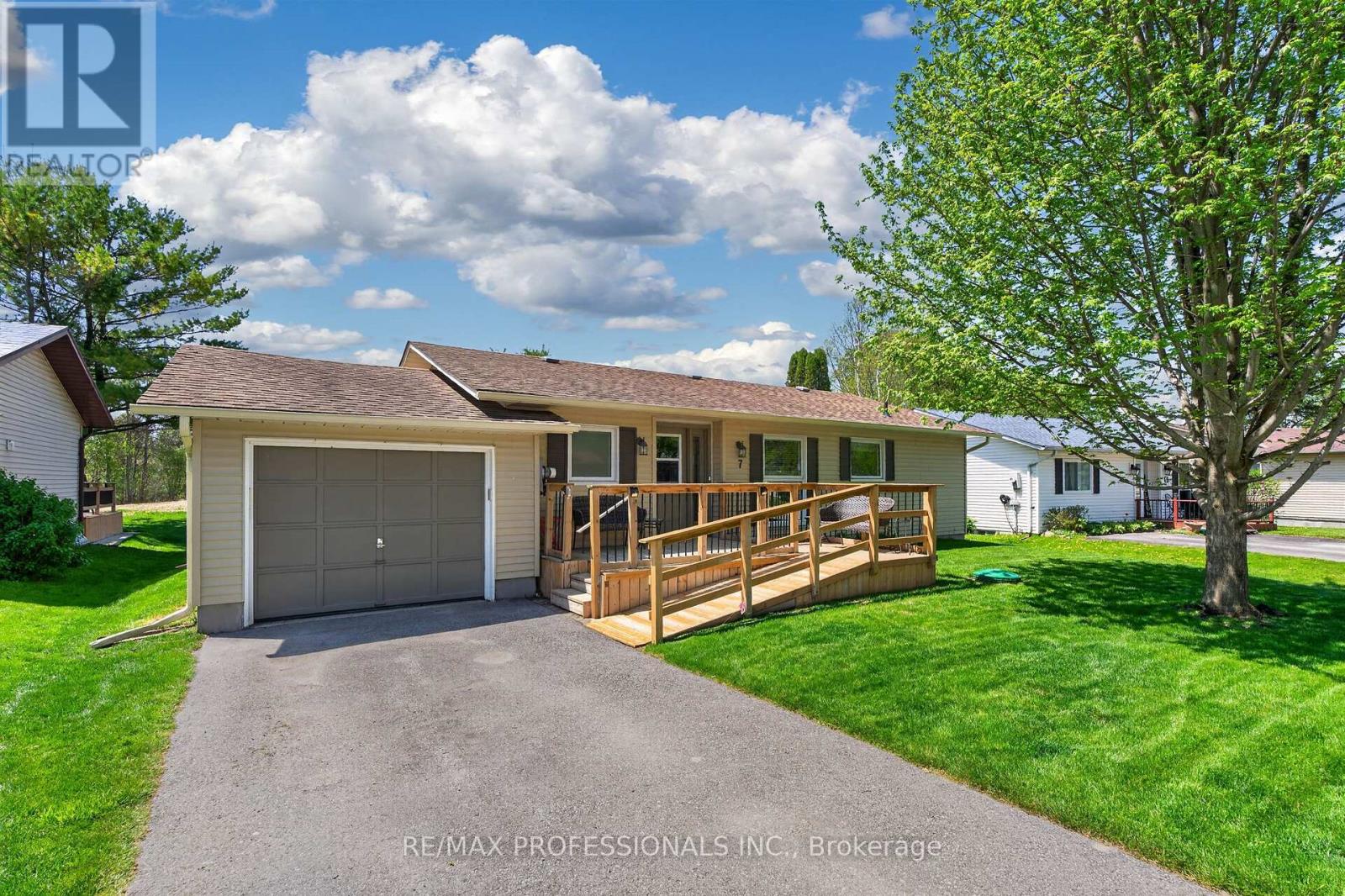 7 TAMARACK COURT - 2