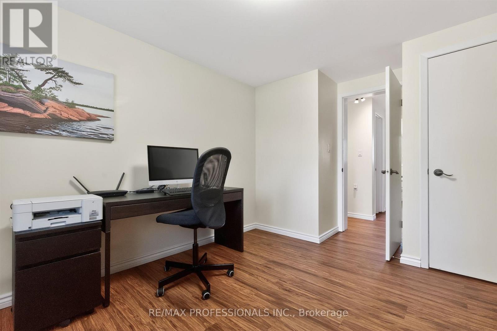 7 TAMARACK COURT - 24