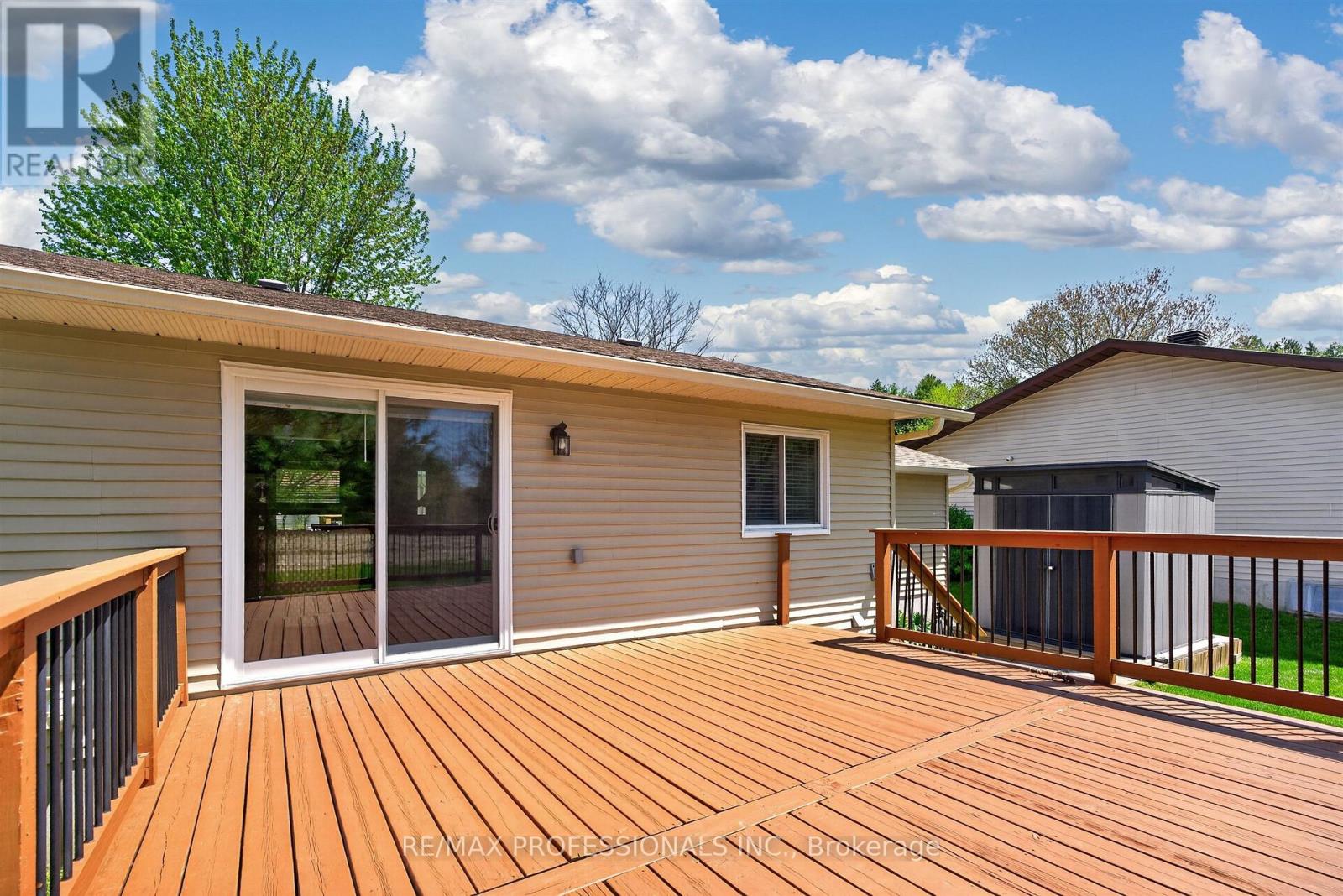7 TAMARACK COURT - 29