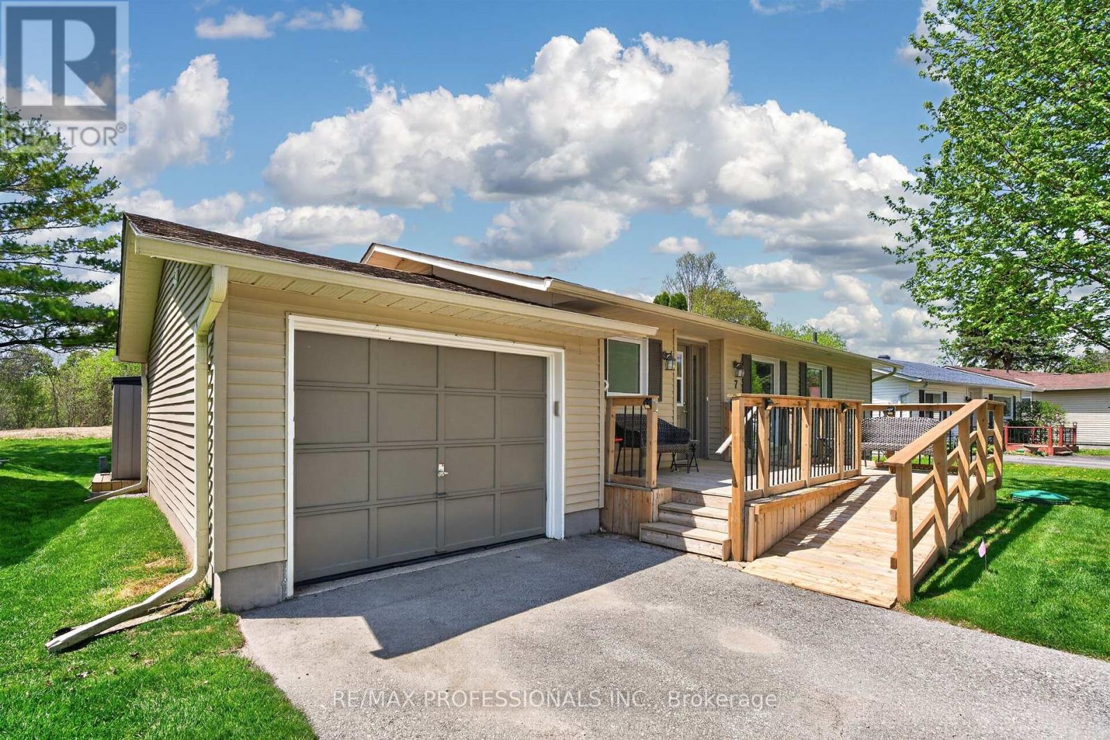 7 TAMARACK COURT - 3