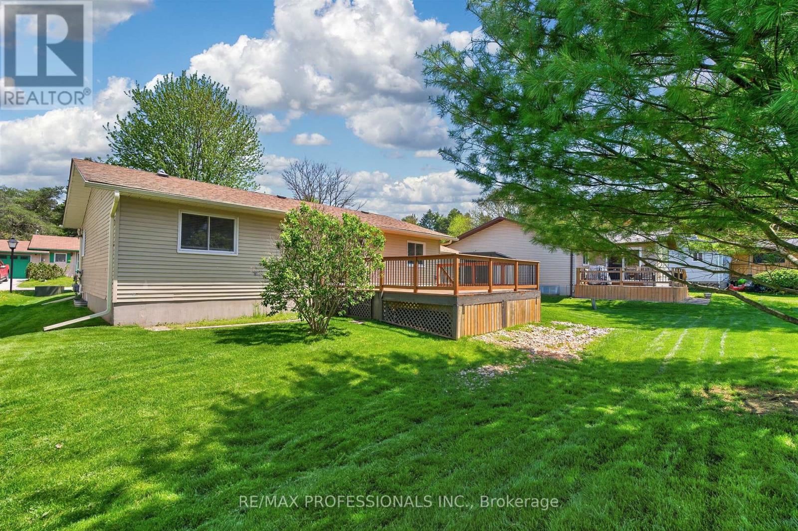 7 TAMARACK COURT - 31