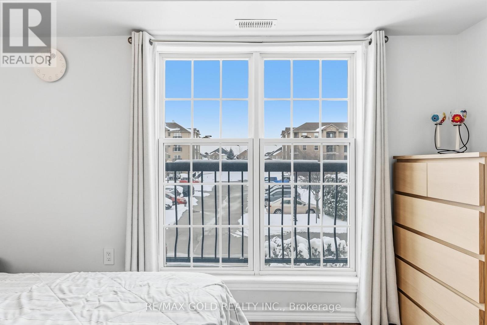 #202 1340 MAIN STREET E - 21