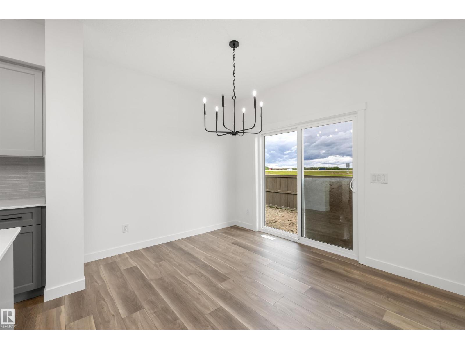 8608 183 AV NW - 15
