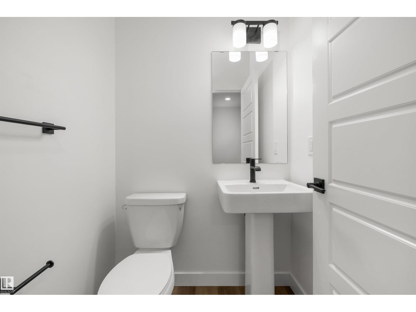 8608 183 AV NW - 8