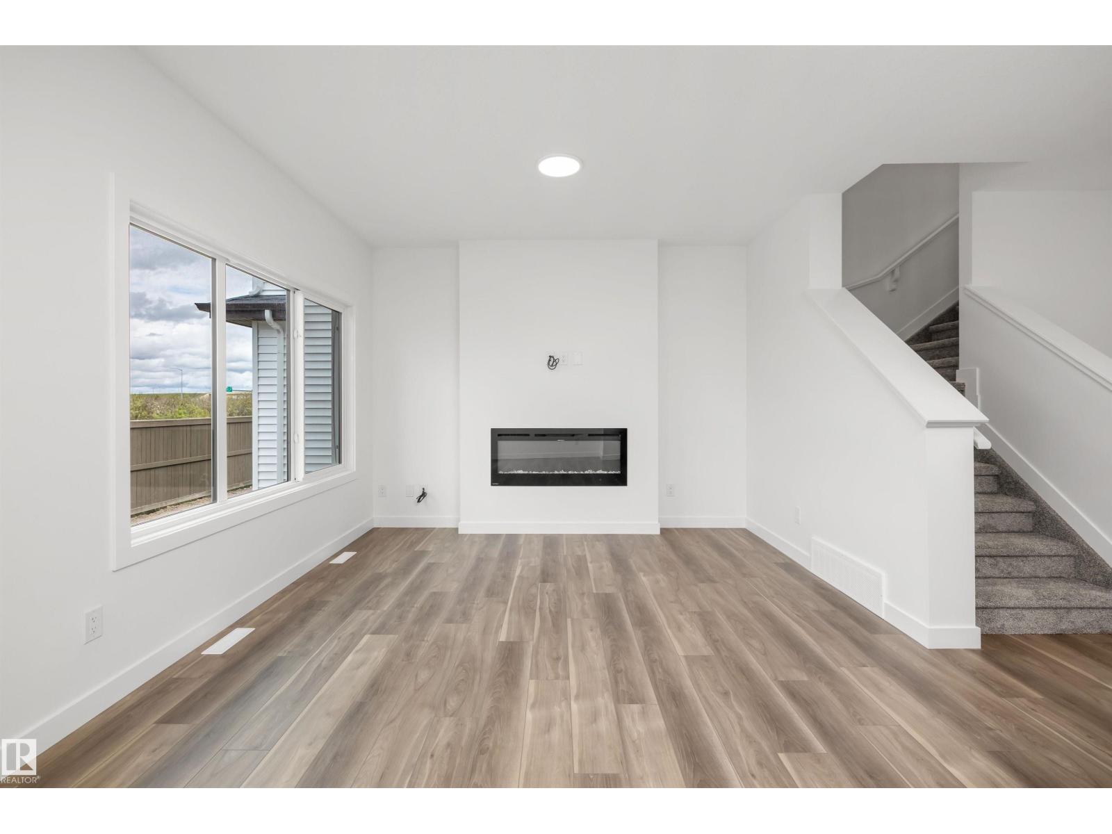 8608 183 AV NW - 18