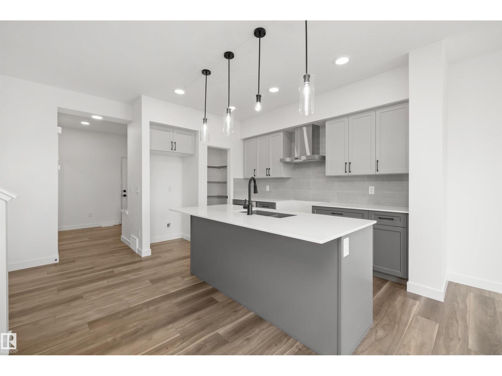 8608 183 AV NW - 10