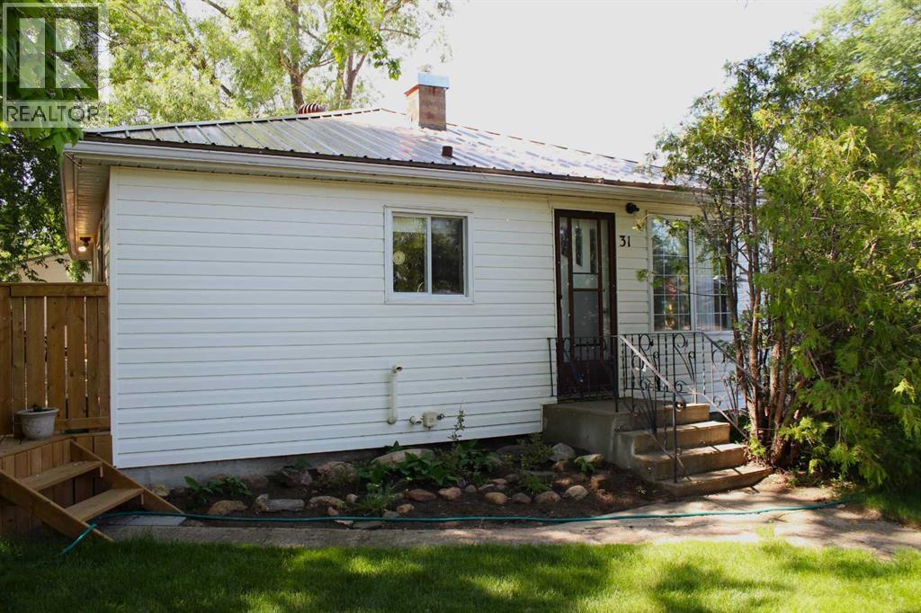 31 Spruce Avenue W — photo 10