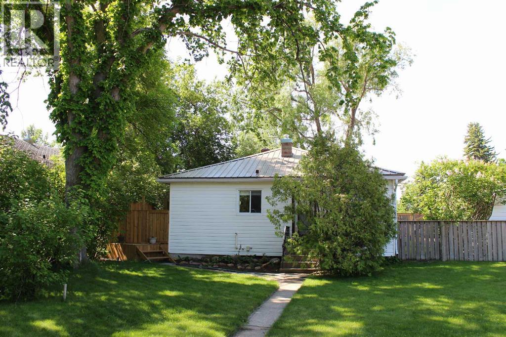 31 Spruce Avenue W — photo 9