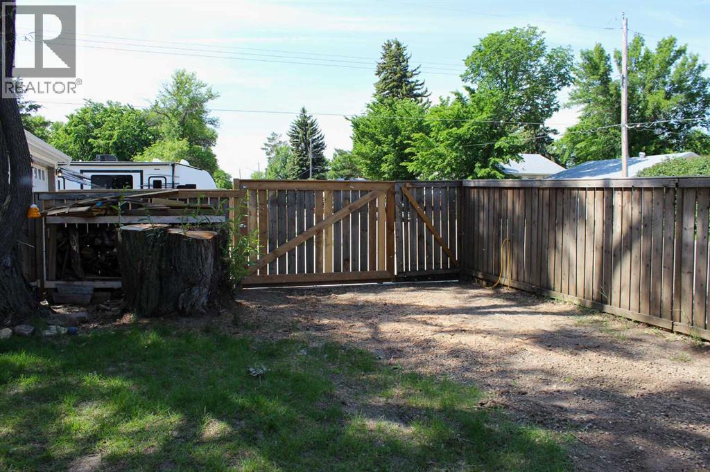31 Spruce Avenue W — photo 16