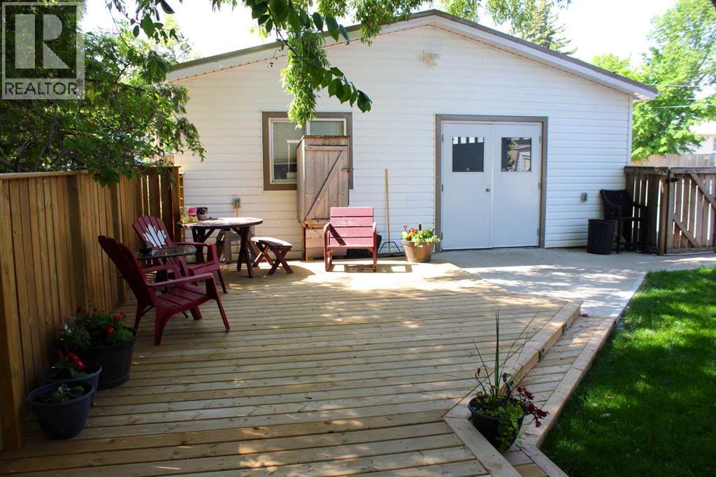 31 Spruce Avenue W — photo 12
