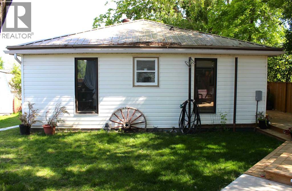 31 Spruce Avenue W — photo 14