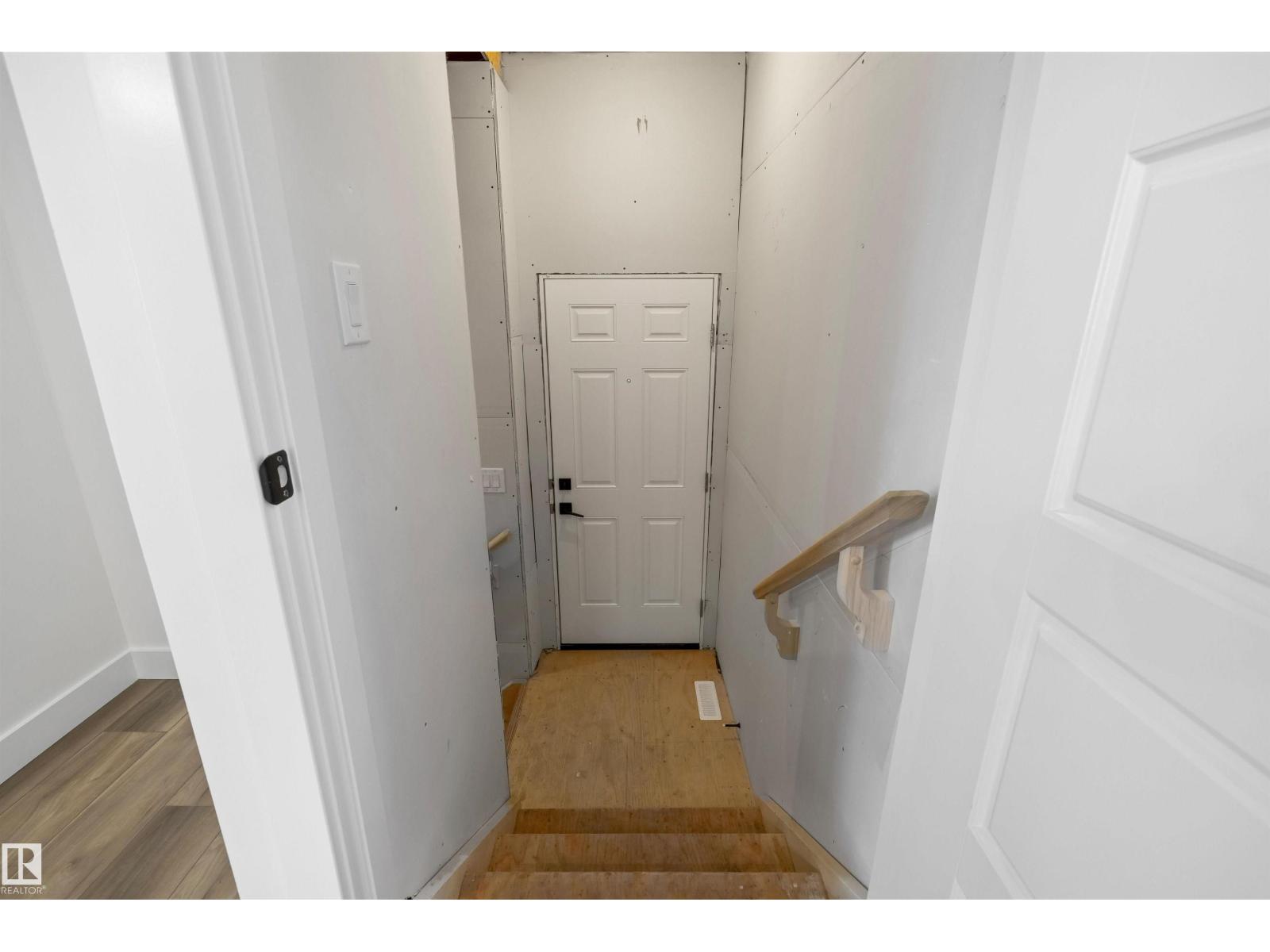8608 183 AV NW — photo 39