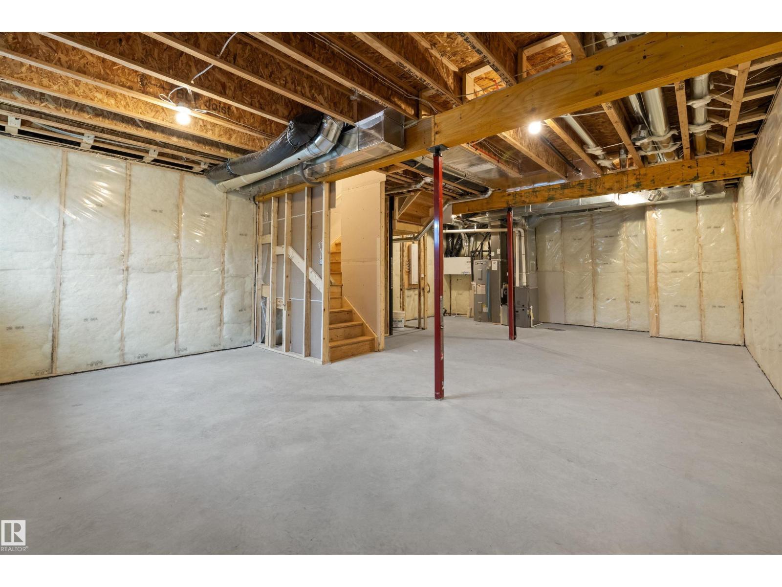 8608 183 AV NW - 40