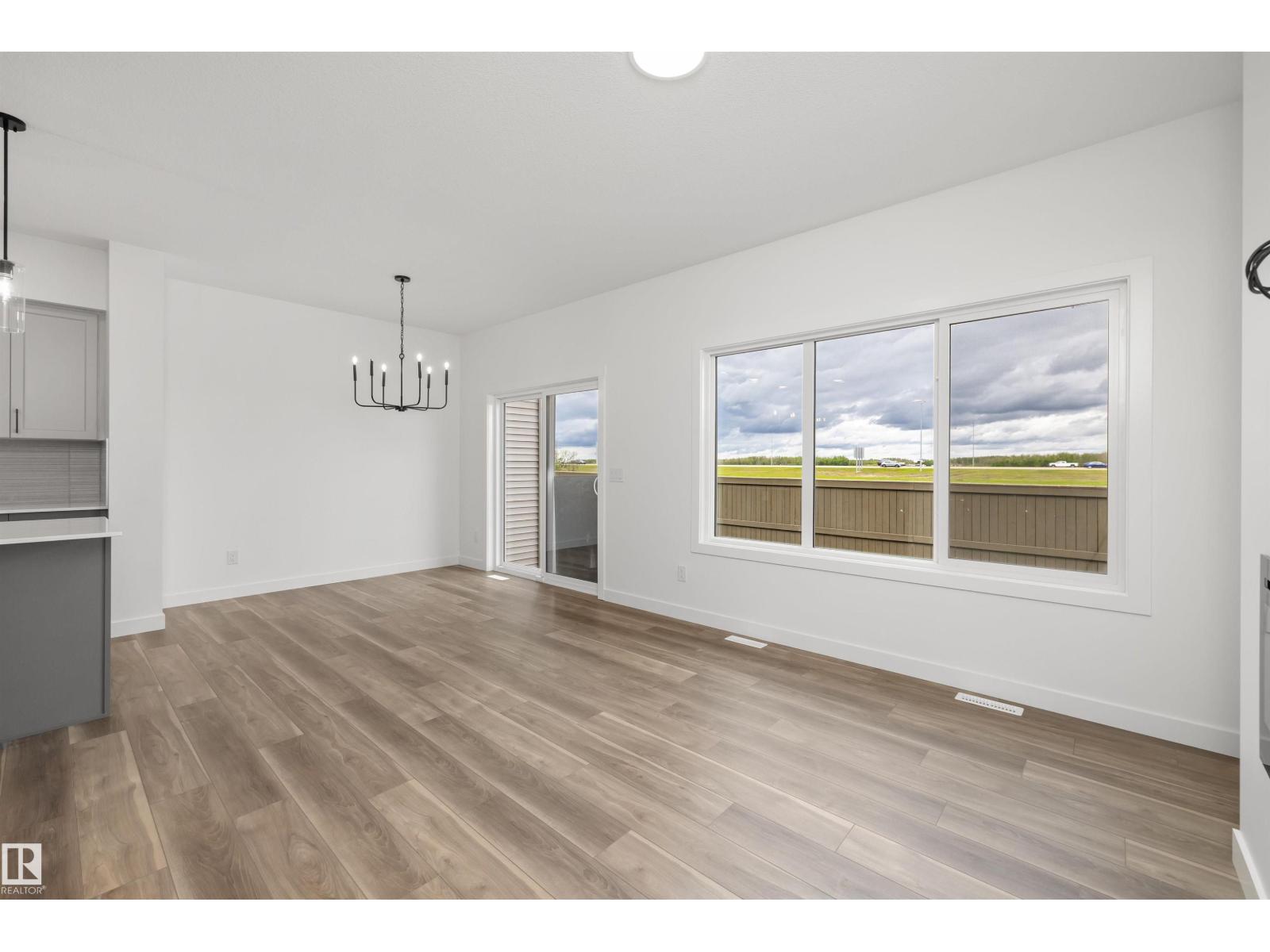 8608 183 AV NW - 20